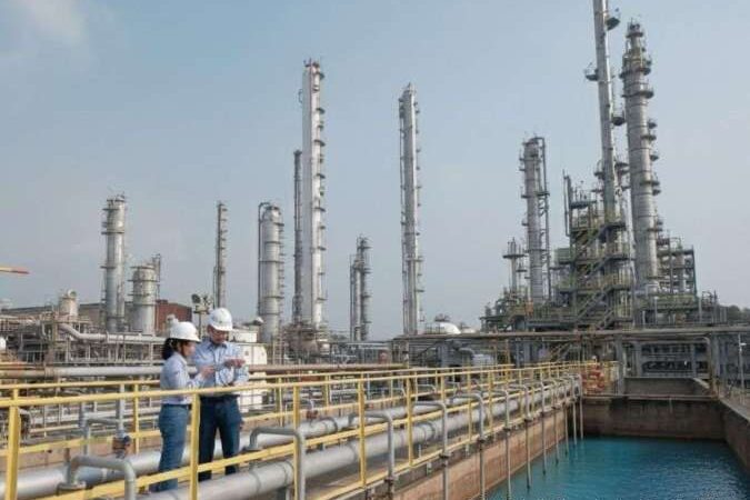 Saham Emiten Bahan Baku Masih Layu