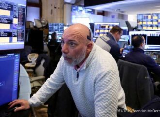 Wall Street Terpukul: Saham Teknologi dan Semikonduktor Ambruk, Reli Sembilan Pekan Berakhir