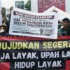 Hak Pekerja Rawan Hilang Saat Merger Perusahaan
