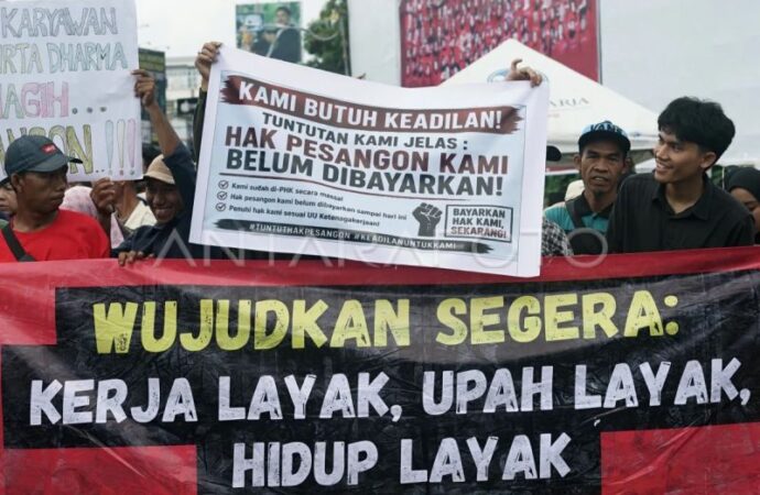 Hak Pekerja Rawan Hilang Saat Merger Perusahaan