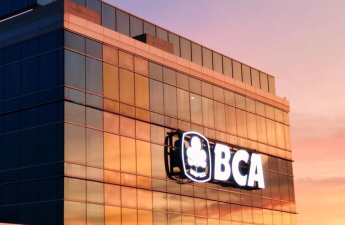 Head & Shoulders dan Tekanan Asing Menggerus BBCA, Dividen Interim 2026 Tak Cukup Menahan Koreksi