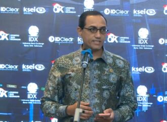 IHSG Anjlok Hampir 40% dari Rekor, OJK Yakinkan Fundamental Emiten Tetap Kuat