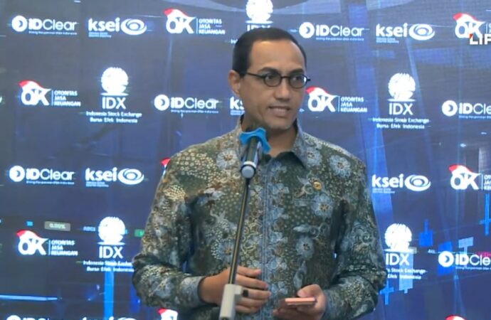 IHSG Anjlok Hampir 40% dari Rekor, OJK Yakinkan Fundamental Emiten Tetap Kuat