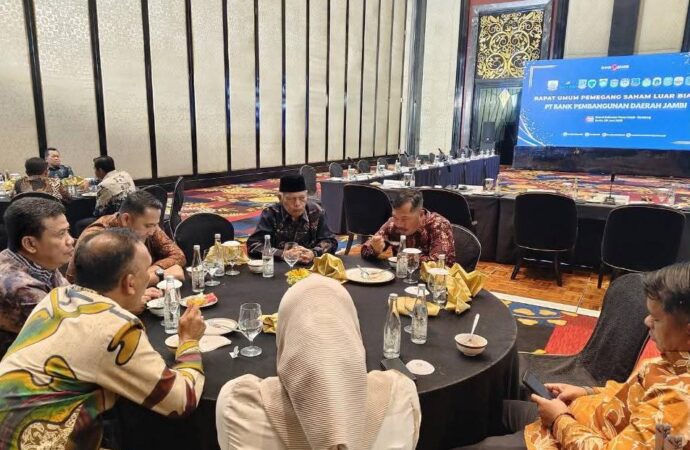 Azhar Hamzah Ikuti RUPS-LB Bank Jambi di Bandung