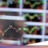 IHSG Terjun Bebas 4,2%, TLKM Siapkan Buyback Rp4 Triliun dan PGEO Raih Dana Global