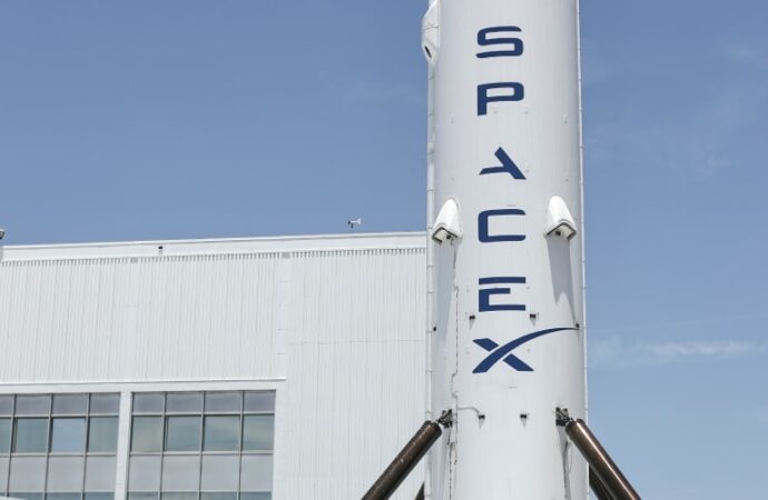 SpaceX Siapkan IPO Terbesar dalam Sejarah dengan Valuasi Rp27.000 Triliun
