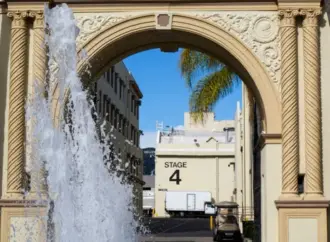 Kesepakatan Warner-Paramount Terancam Gugatan Antimonopoli Negara Bagian